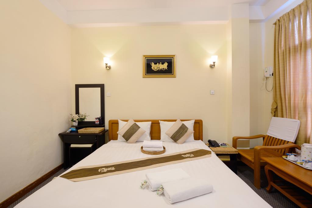 Cinderella Hotel Mawlamyine Cameră foto